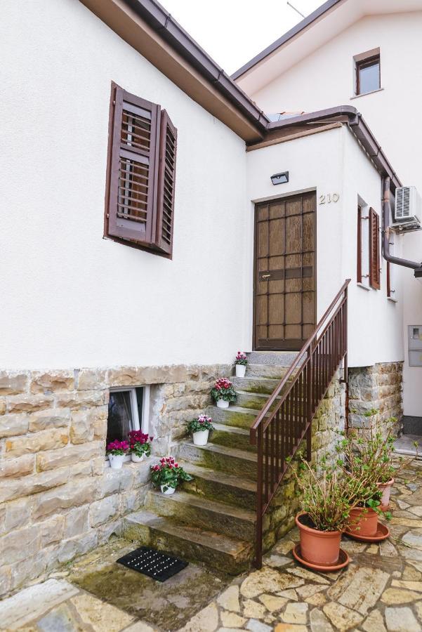 Apartma Nika Hrvatini 외부 사진